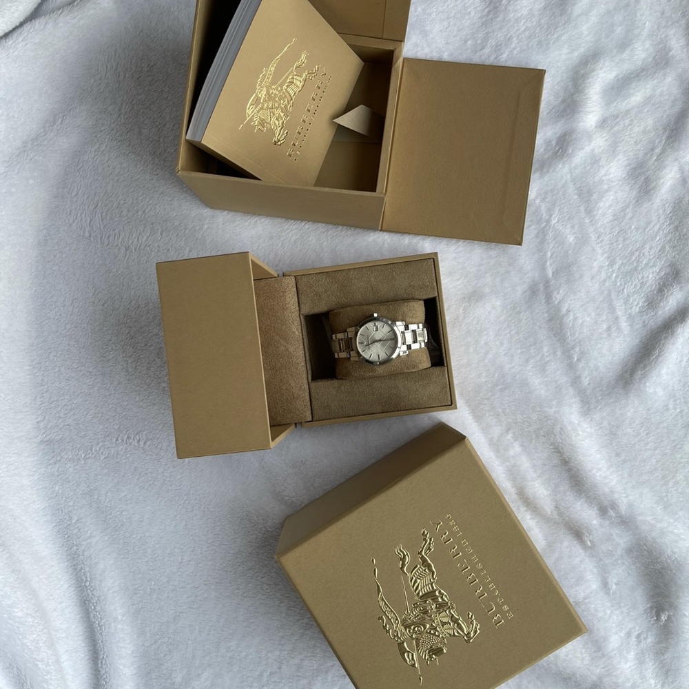 Authentic Women’s Burberry Watch - Picture 4 of 8
